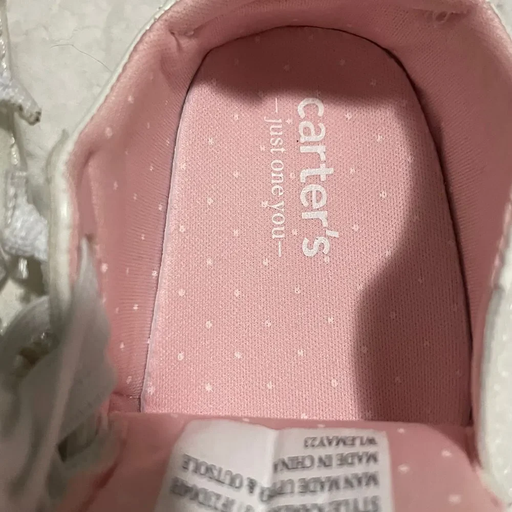 Carter's girls White Baby Soft Sole Shoes First Walker laced Sneakers 6-12 month